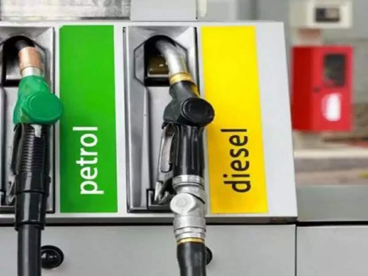 Petrol Diesel Price: 12 रुपए सस्ता हुआ पेट्रोल, जानिए