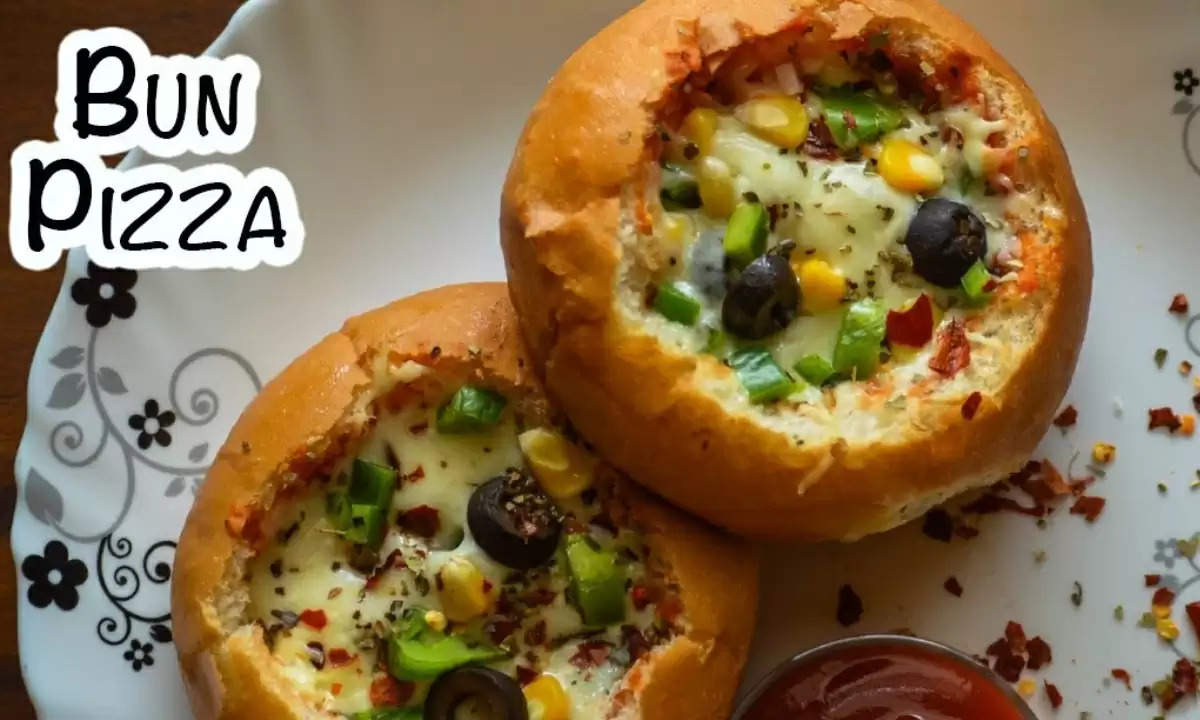 Weekend Recipe: इस वीकेंड बनाएं Special Bun Pizza, जानिए रेसेपी