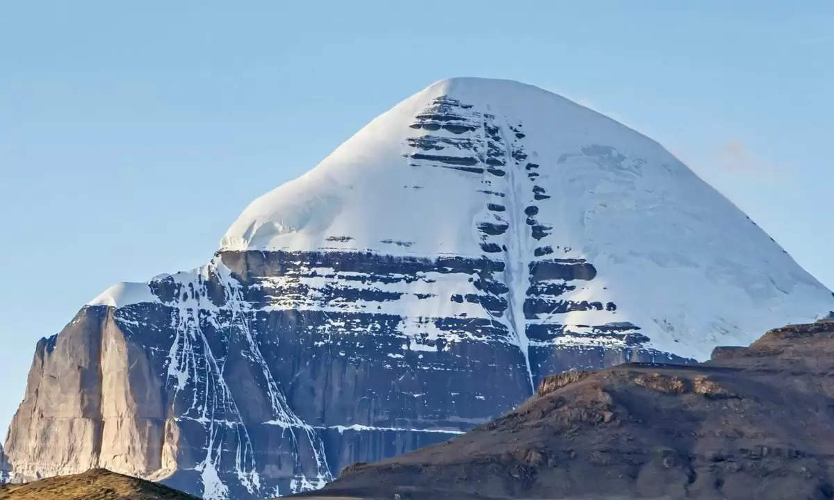 Mount Kailash: माउंट एवरेस्ट से कम ऊंचा होने पर भी आज तक कोई क्यों नहीं चढ़ पाया कैलाश पर्वत पर? ये है रहस्य