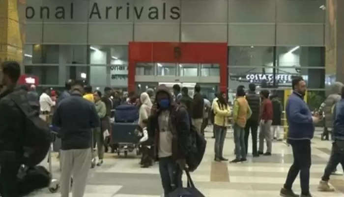 Lucknow Airport को मिली बम से उड़ाने की धमकी